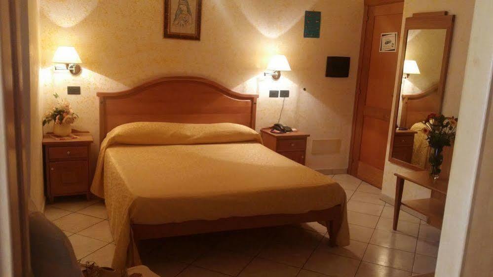 Hotel Mistef Falerna Exterior photo